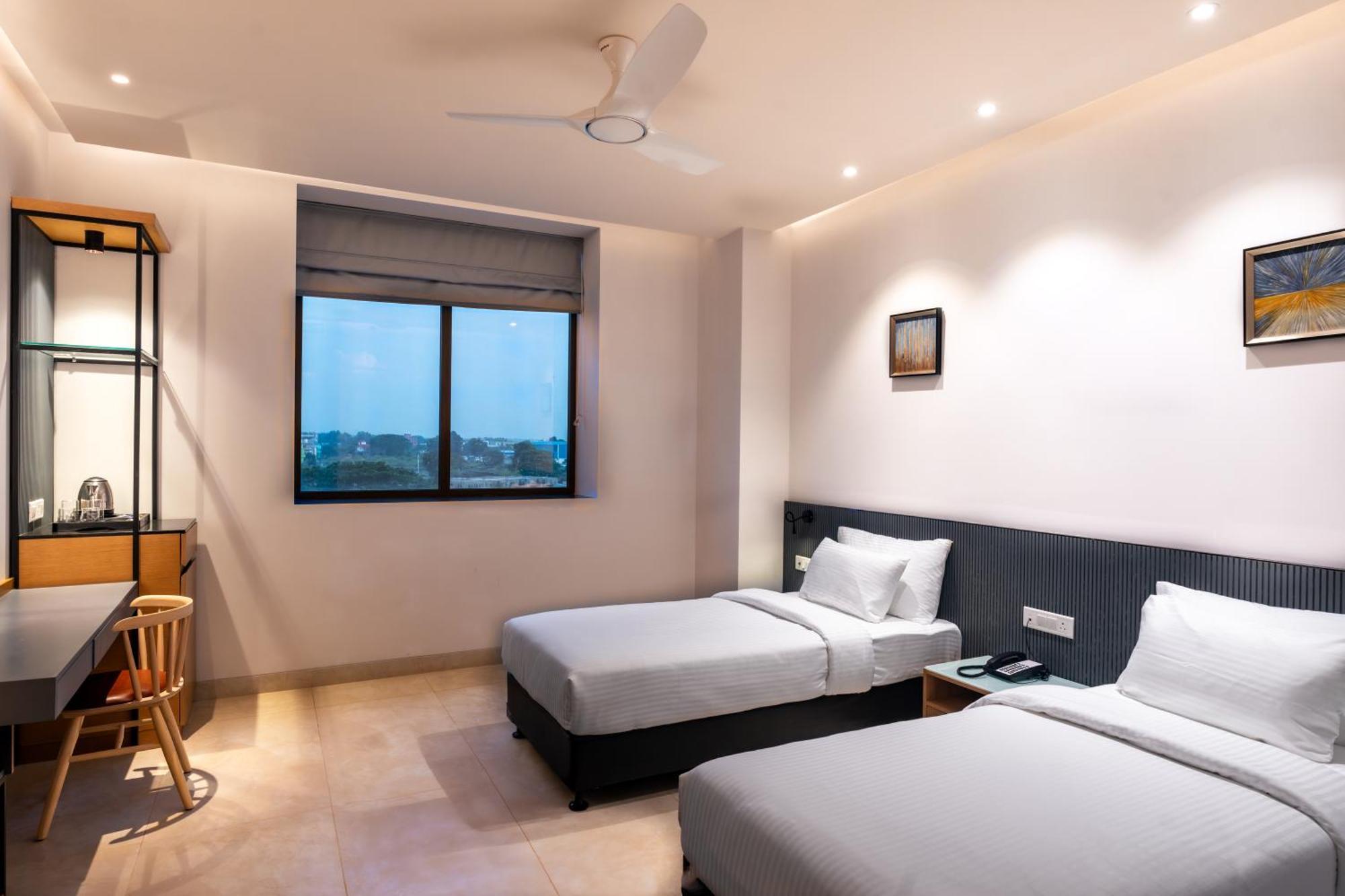 Krishna'S Courtyard Hotel & Convention Urali Luaran gambar