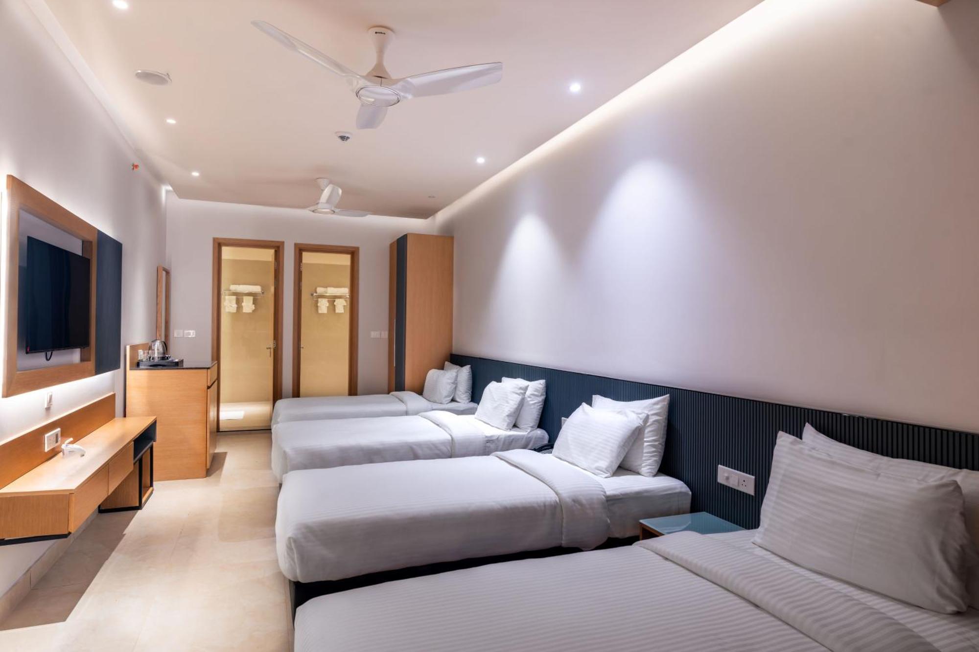 Krishna'S Courtyard Hotel & Convention Urali Luaran gambar